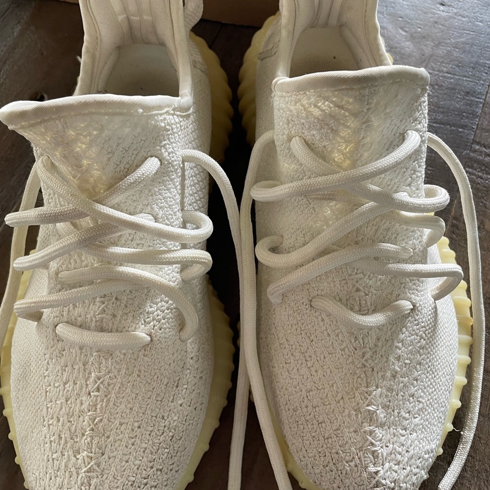 YOUTH, Adidas Yeezy Boost 350 Cream White(Triple White) GS size 5.